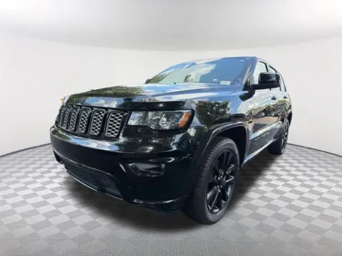 Black 2018 Jeep Grand Cherokee Altitude for sale in Newnan, GA
