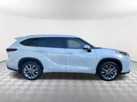 More photos of 2024 Toyota Highlander Hybrid Limited at Southtowne Chevrolet Buick GMC, GA