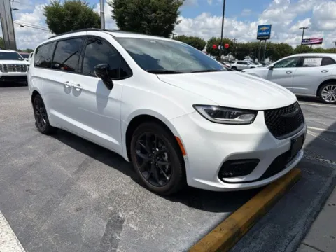 Photos of 2024 Chrysler Pacifica Limited for sale in Newnan, GA at Southtowne Chevrolet Buick GMC