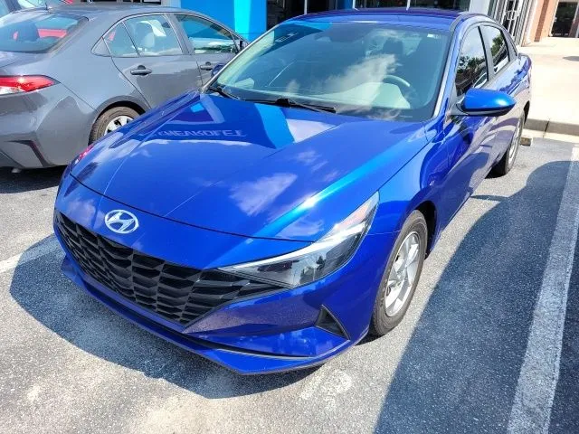 Blue 2022 Hyundai Elantra SE for sale in Newnan, GA