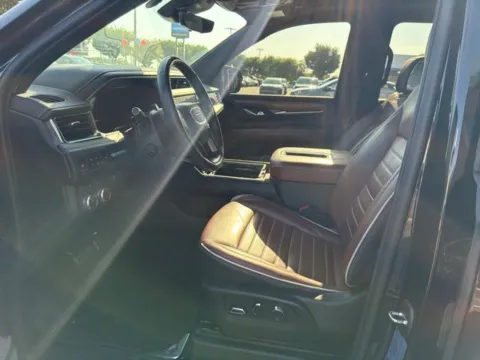 Another view of 2024 GMC Yukon XL Denali Ultimate for sale in Newnan, GA at Southtowne Chevrolet Buick GMC