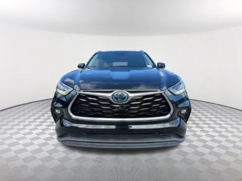 Photos of 2021 Toyota Highlander Hybrid Limited for sale in Newnan, GA at Southtowne Chevrolet Buick GMC