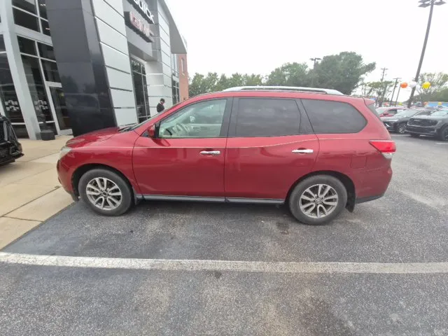 Red 2015 Nissan Pathfinder SV for sale in Newnan, GA