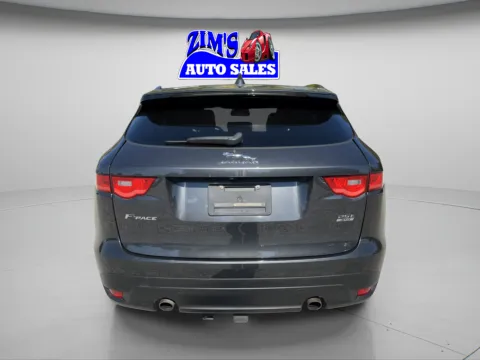 More photos of 2018 Jaguar F-Pace 25t Prestige at Zim's Auto Sales, IN