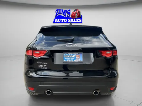 More photos of 2018 Jaguar F-PACE 30t Premium at Zim's Auto Sales, IN