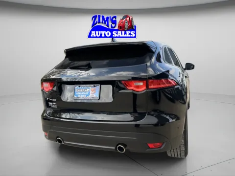 More photos of 2018 Jaguar F-PACE 30t Premium at Zim's Auto Sales, IN