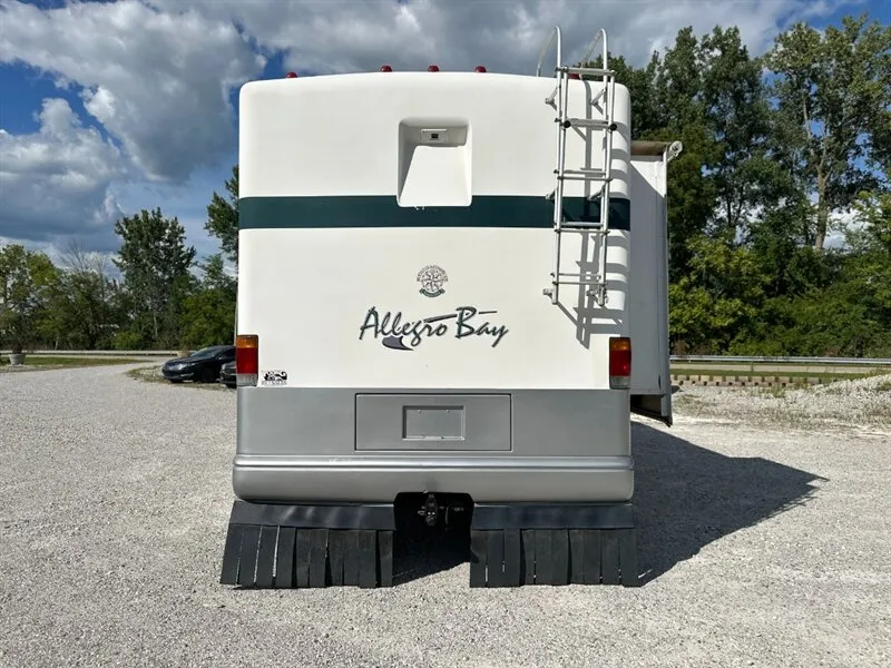2001 Ford F-550 - Photo 6
