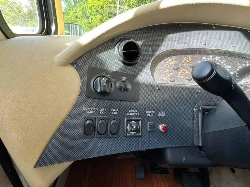 2001 Ford F-550 - Photo 15