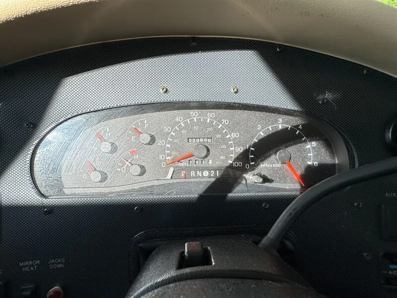 2001 Ford F-550 - Photo 14