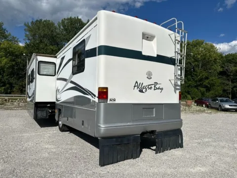 More photos of 2001 Ford F-550 at Zim's Auto Sales, IN