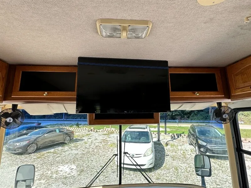 2001 Ford F-550 - Photo 12