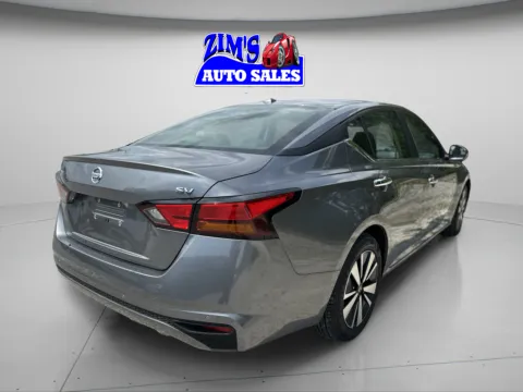 More photos of 2022 Nissan Altima 2.5 SV at Zim's Auto Sales, IN