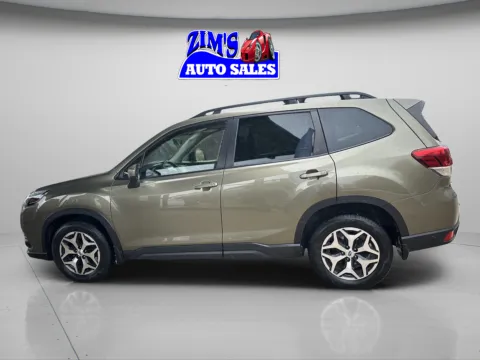 More photos of 2022 Subaru Forester Premium at Zim's Auto Sales, IN
