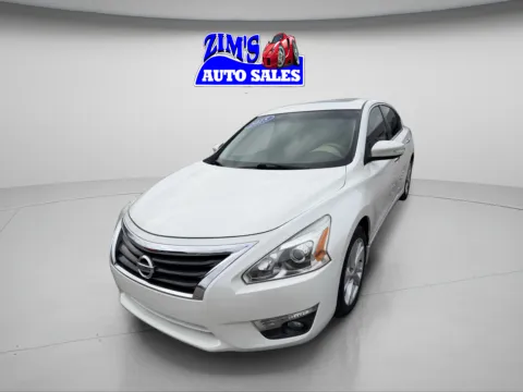 White 2015 Nissan Altima 2.5 SV for sale in Logansport, IN