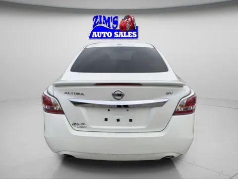 More photos of 2015 Nissan Altima 2.5 SV at Zim's Auto Sales, IN