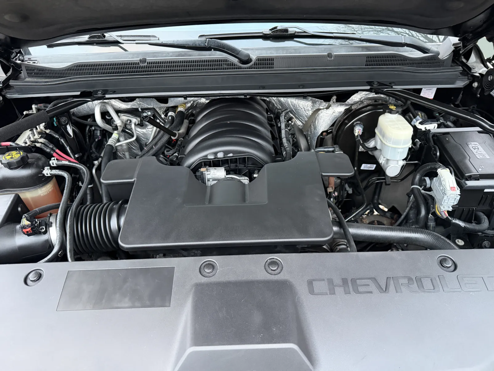 2016 Chevrolet Suburban LT - Photo 16