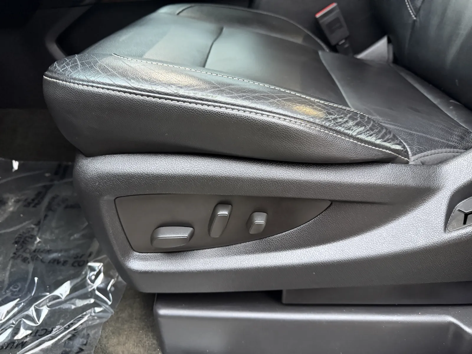 2016 Chevrolet Suburban LT - Photo 24