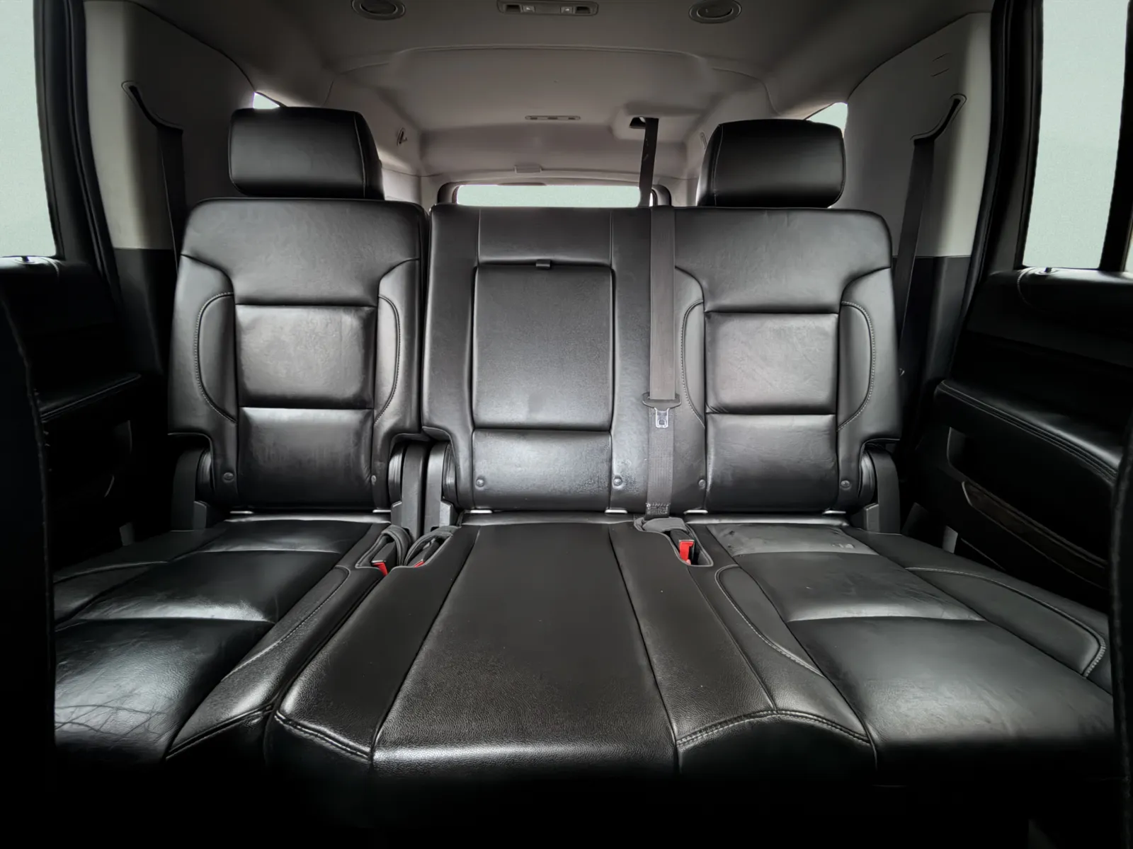 2016 Chevrolet Suburban LT - Photo 34