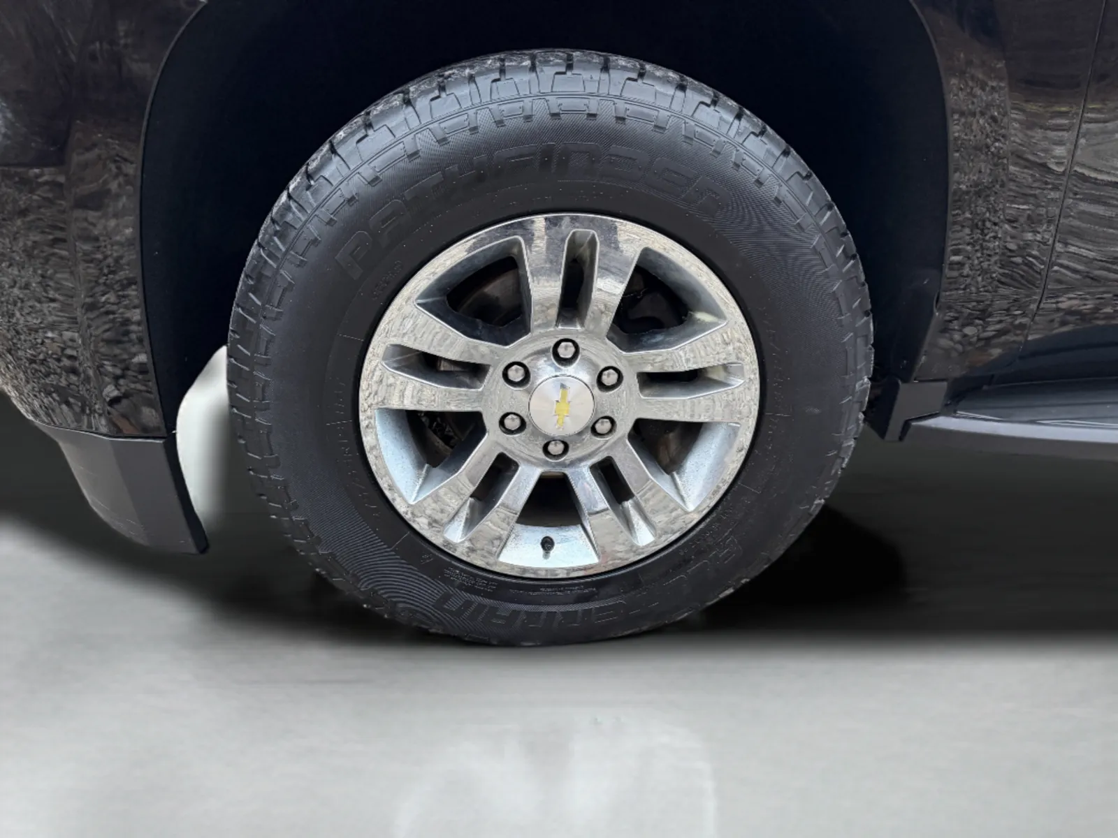 2016 Chevrolet Suburban LT - Photo 12