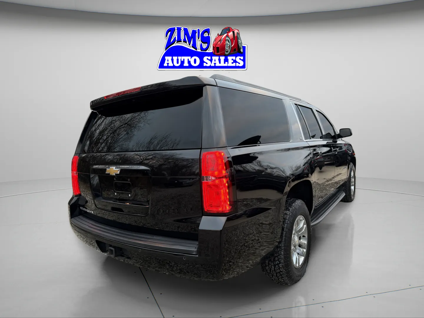 2016 Chevrolet Suburban LT - Photo 9