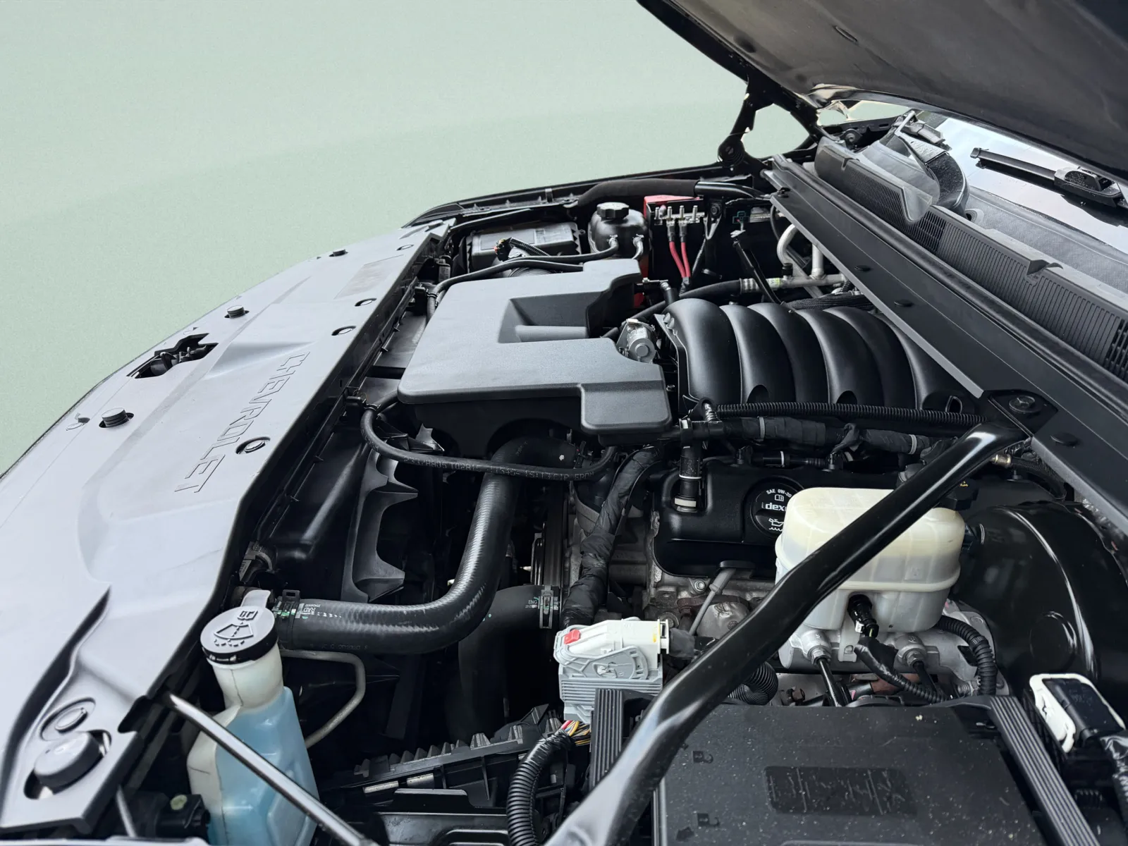 2016 Chevrolet Suburban LT - Photo 18
