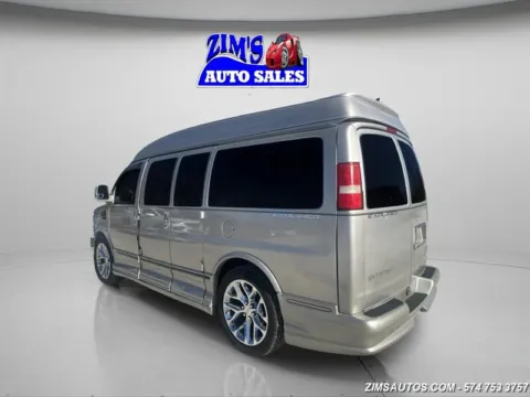 More photos of 2005 GMC Savana RV G1500 at Zim's Auto Sales, IN