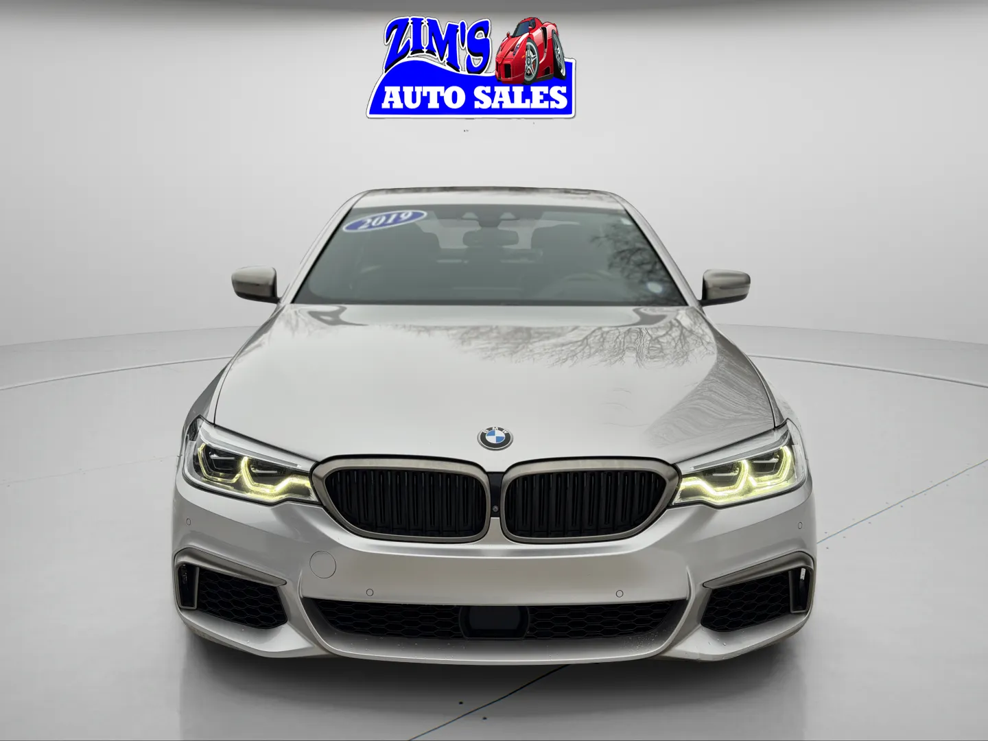 2019 BMW 5 Series M550i - Photo 10