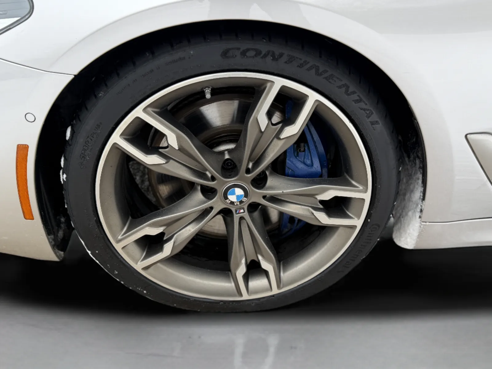 2019 BMW 5 Series M550i - Photo 12