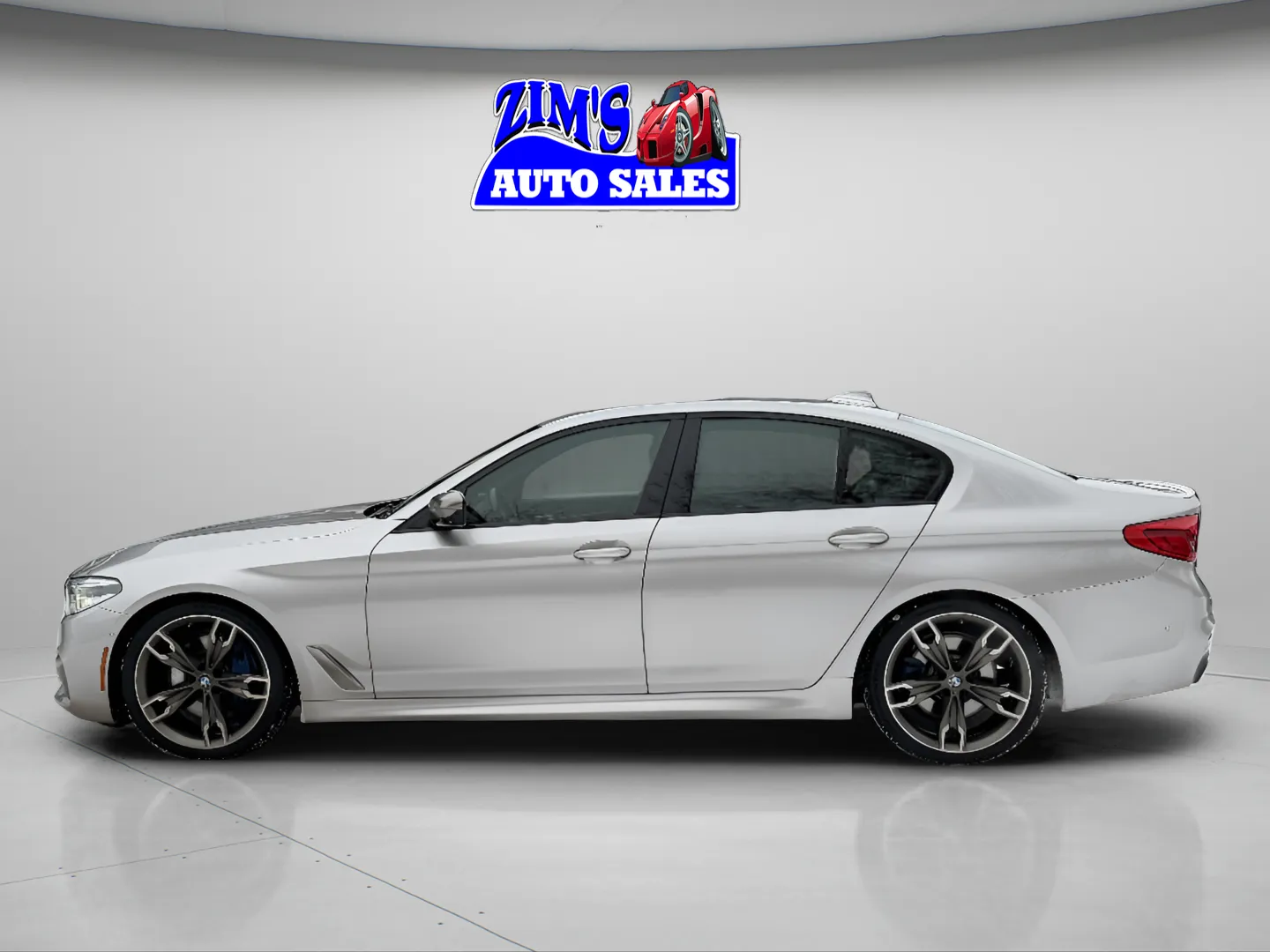 2019 BMW 5 Series M550i - Photo 8