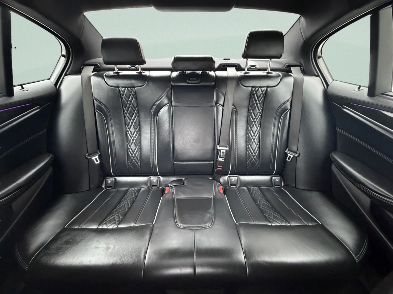 2019 BMW 5 Series M550i - Photo 39