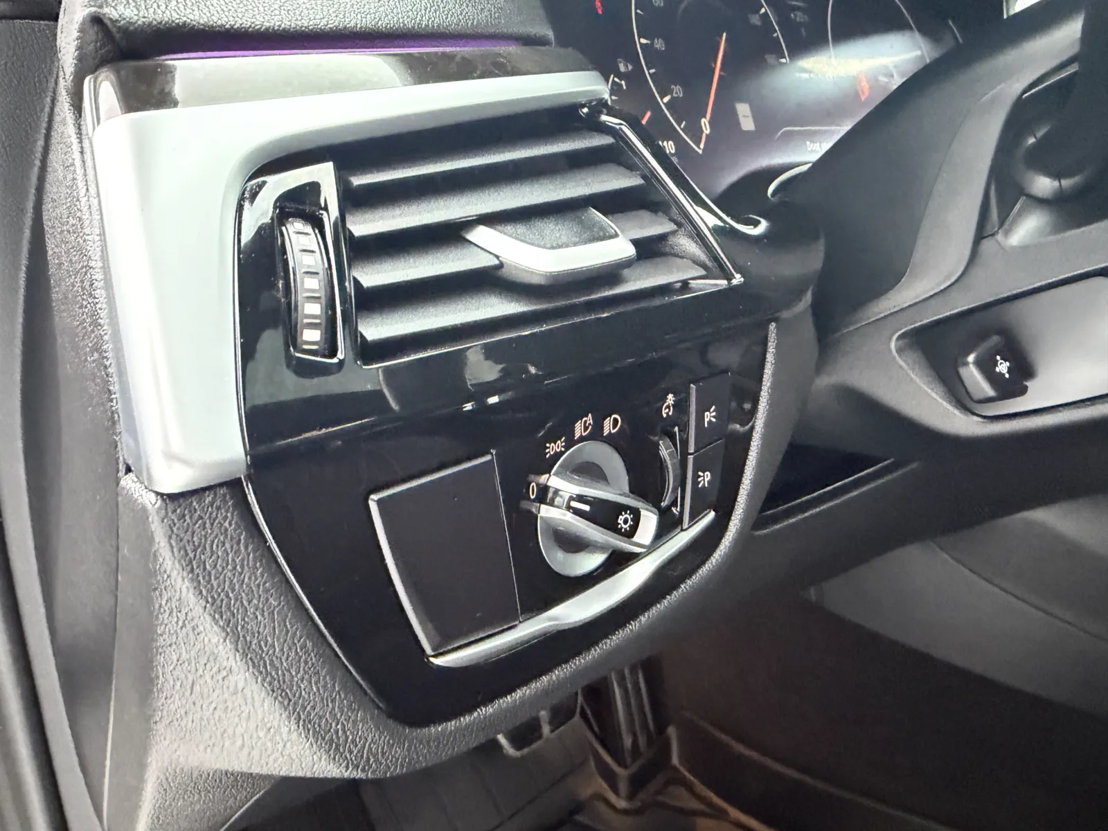 2019 BMW 5 Series M550i - Photo 22