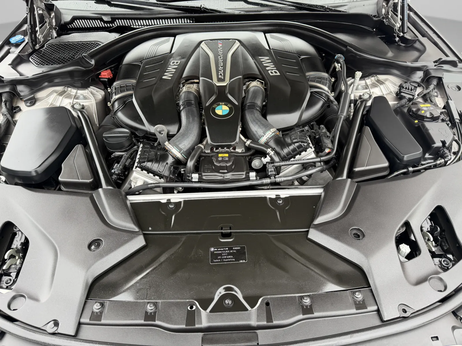 2019 BMW 5 Series M550i - Photo 16