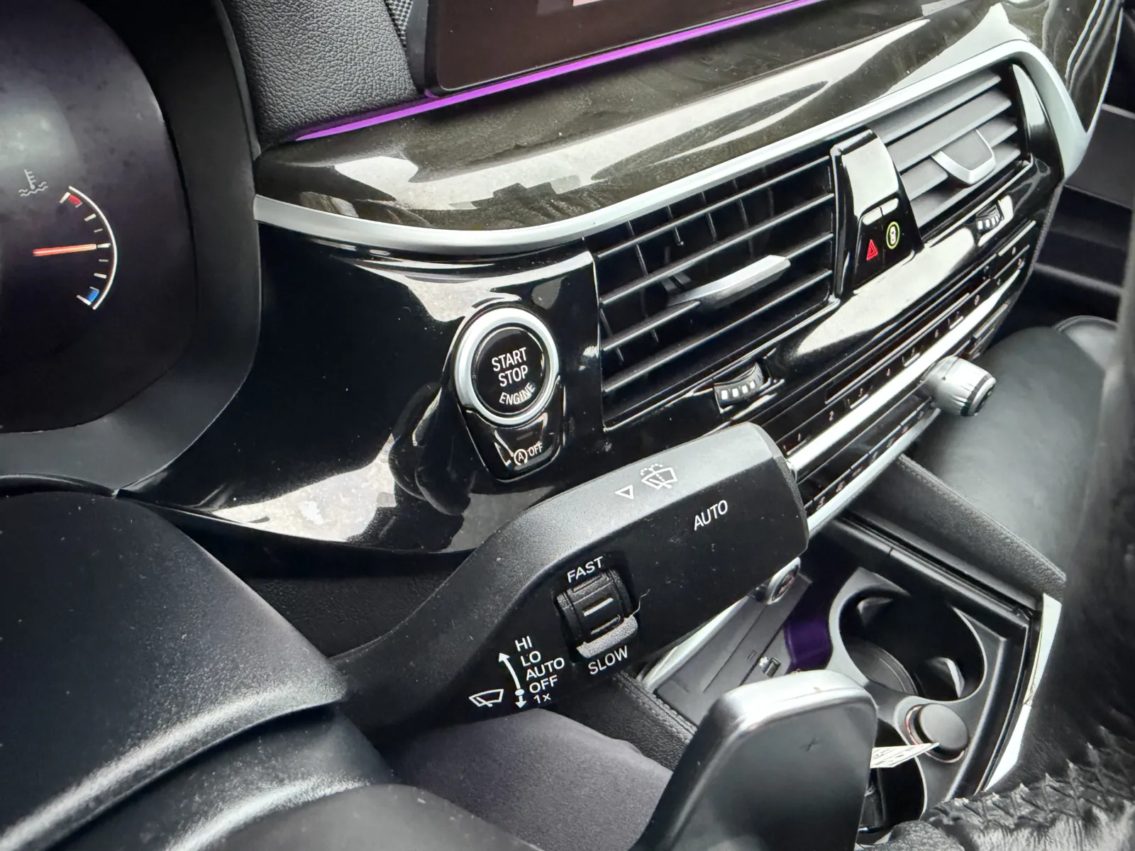 2019 BMW 5 Series M550i - Photo 27