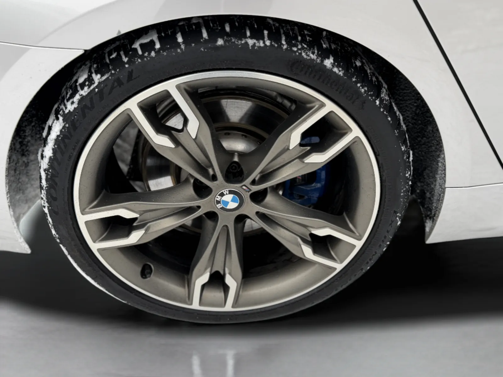 2019 BMW 5 Series M550i - Photo 14