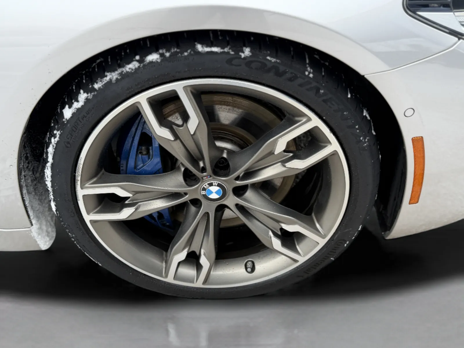 2019 BMW 5 Series M550i - Photo 15