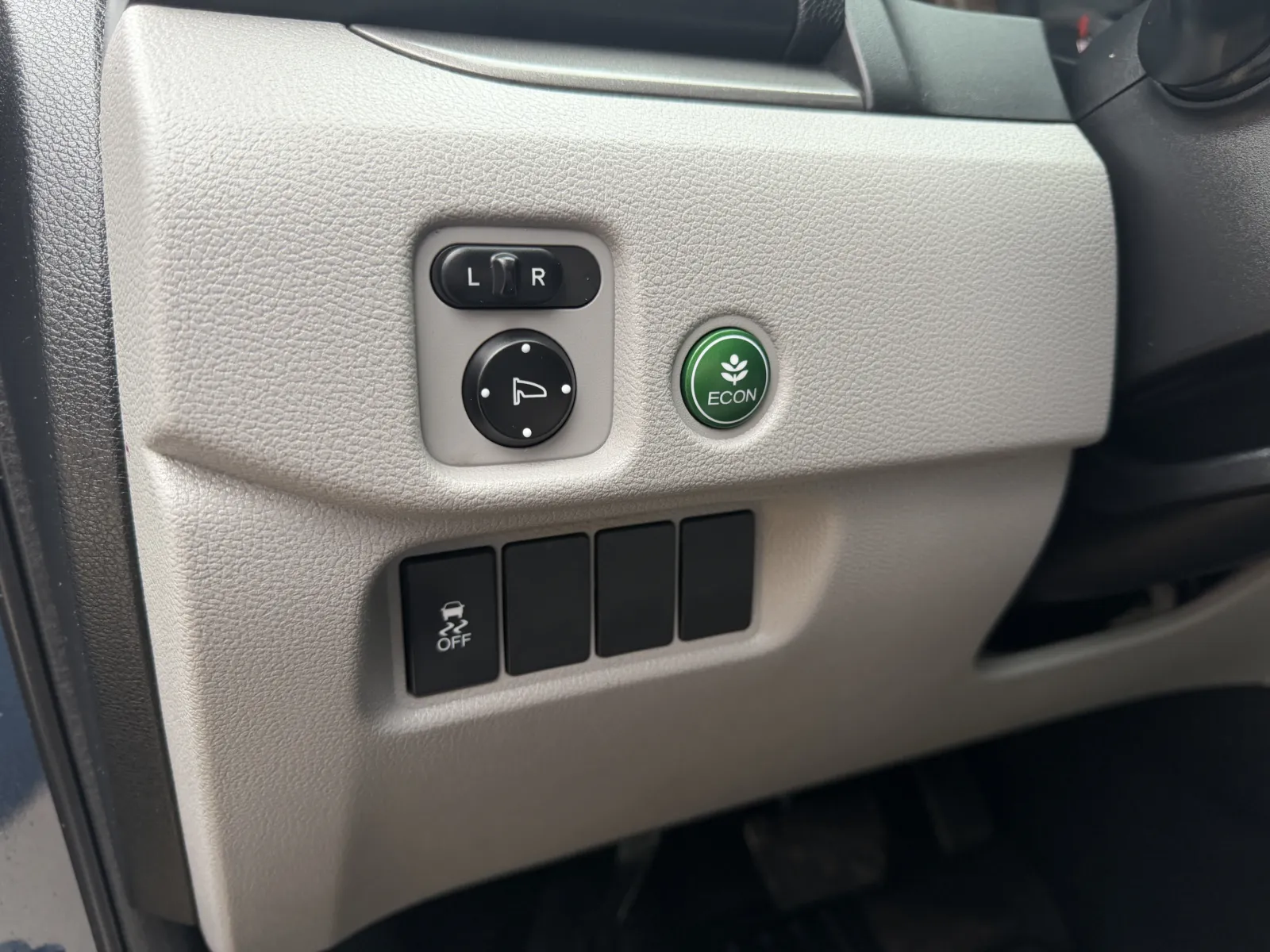 2016 Honda Pilot EX-L - Photo 24