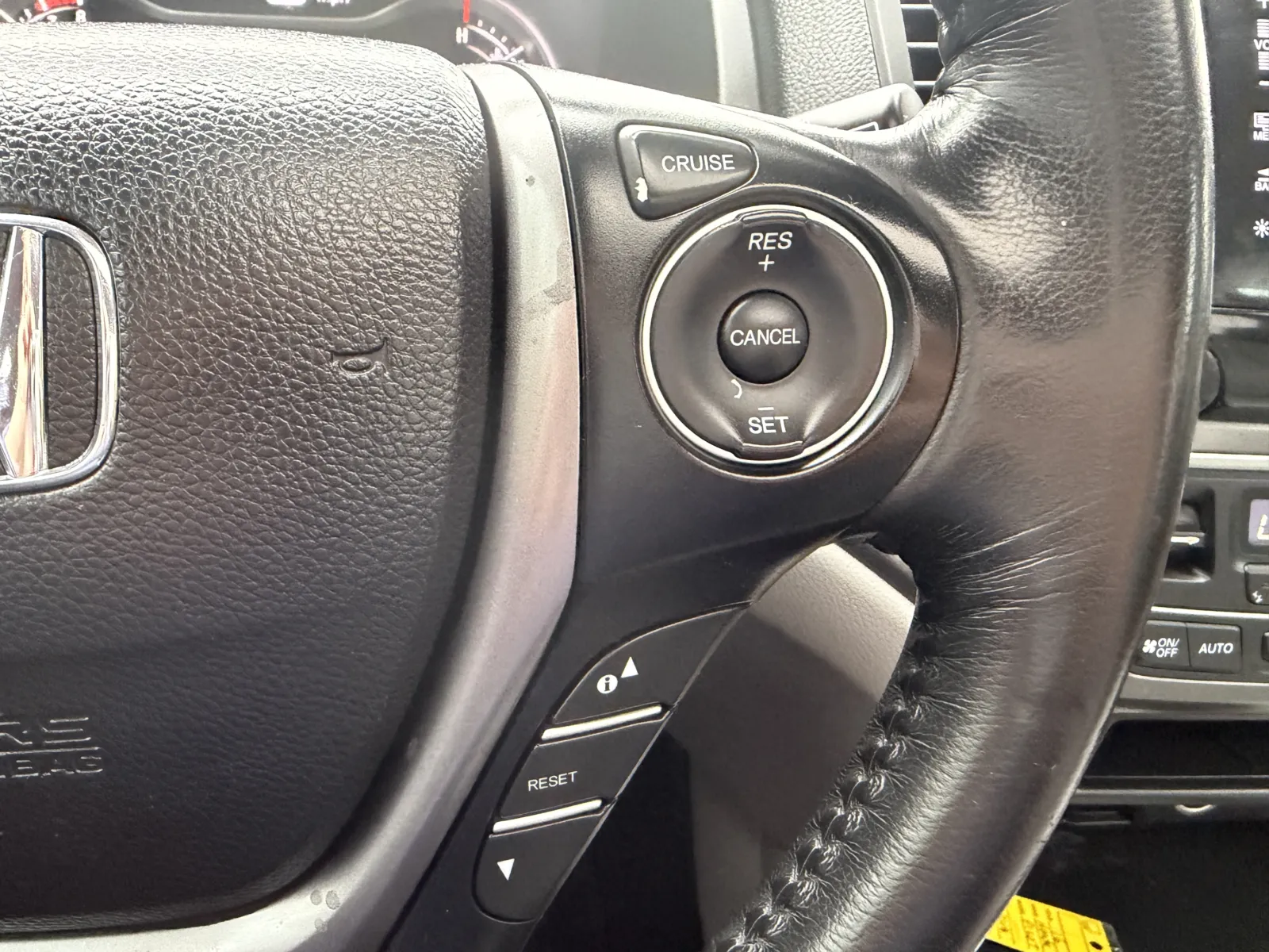2016 Honda Pilot EX-L - Photo 27