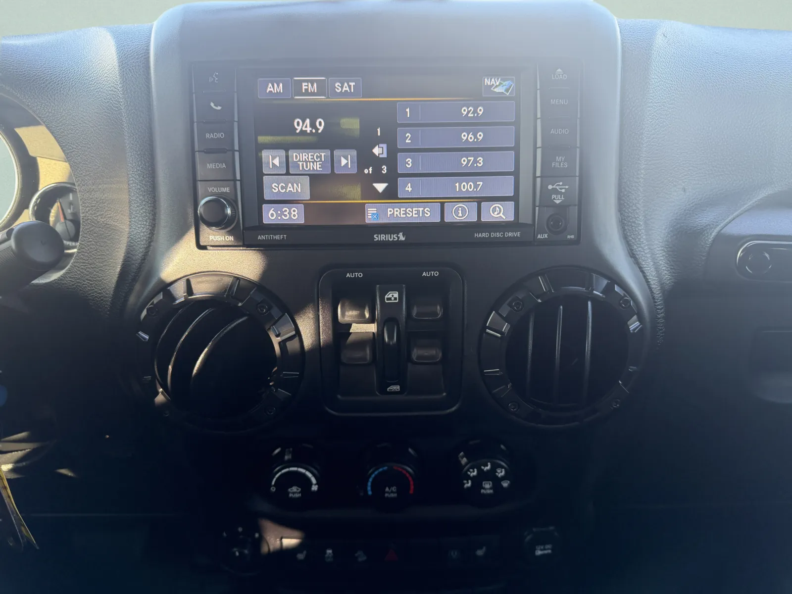 2015 Jeep Wrangler Unlimited Rubicon - Photo 23