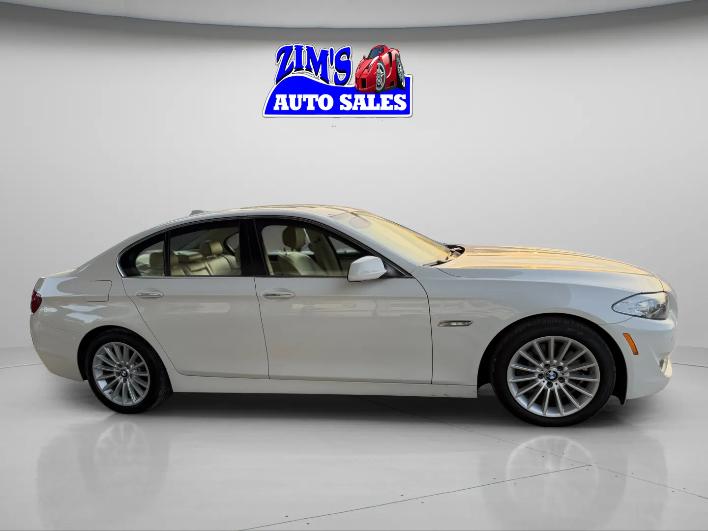 White 2013 BMW 5 Series 535i xDrive for sale in Logansport, IN