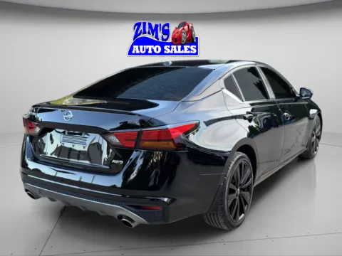 More photos of 2019 Nissan Altima 2.5 SR at Zim's Auto Sales, IN