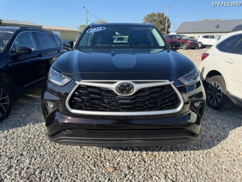 Photos of 2021 Toyota Highlander XLE for sale in Logansport, IN at Zim's Auto Sales