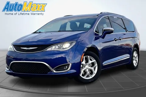 Blue 2020 Chrysler Pacifica Limited for sale in Aberdeen, SD