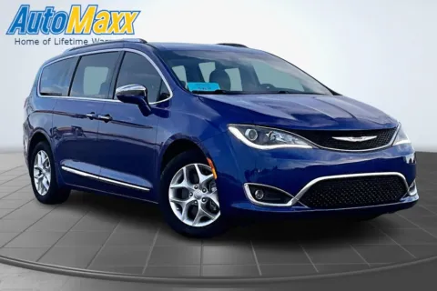 More photos of 2020 Chrysler Pacifica Limited at AutoMaxx of Aberdeen, SD