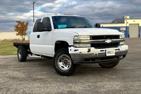 Photos of 2002 Chevrolet Silverado 2500HD for sale in Aberdeen, SD at AutoMaxx of Aberdeen