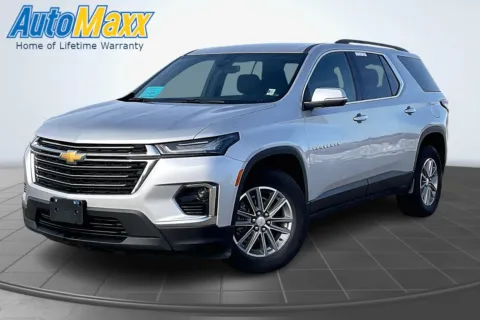 Silver 2022 Chevrolet Traverse LT for sale in Aberdeen, SD
