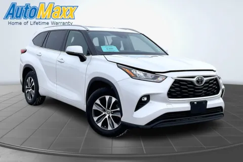 More photos of 2022 Toyota Highlander XLE at AutoMaxx of Aberdeen, SD