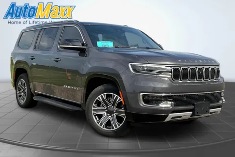 More photos of 2024 Jeep Wagoneer Series II at AutoMaxx of Aberdeen, SD