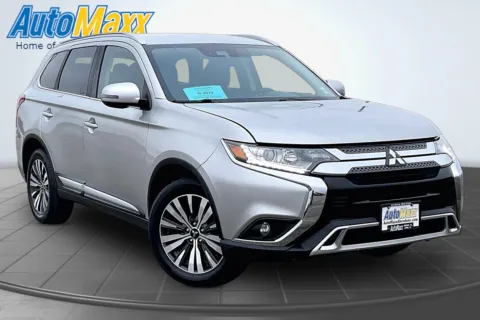More photos of 2020 Mitsubishi Outlander SEL at AutoMaxx of Aberdeen, SD