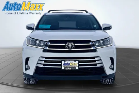 Another view of 2019 Toyota Highlander Limited Platinum for sale in Aberdeen, SD at AutoMaxx of Aberdeen