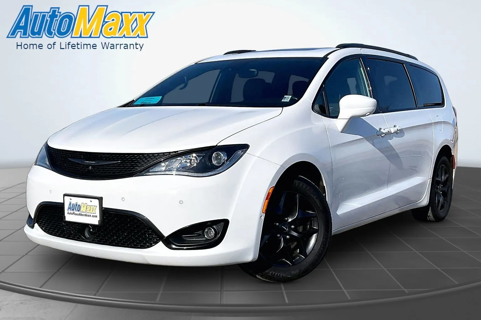 White 2019 Chrysler Pacifica Touring L Plus for sale in Aberdeen, SD